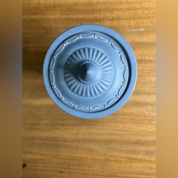 Vintage 70’s Avon Avonshire Grecian Pedestal Wedgewood Jasperware Style Blue - Picture 4 of 8